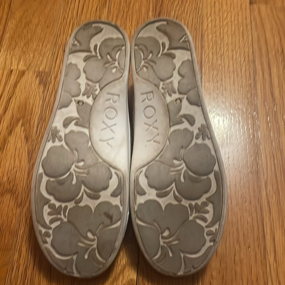 Sneakers - Picture 4 of 4